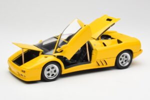Lamborghini Diablo Roadster Keltainen AUTOart 1:18 70092 Metalli — kuva 2 / 8