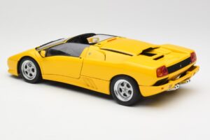 Lamborghini Diablo Roadster Keltainen AUTOart 1:18 70092 Metalli — kuva 7 / 8