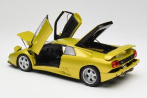 Lamborghini Diablo SE30 Anniversary Edition Keltainen Spyder AUTOart 1:18 79157 Metalli — kuva 5 / 8