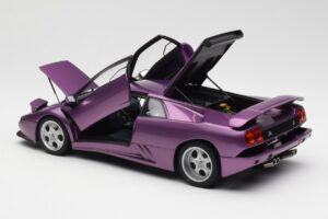 Lamborghini Diablo SE30 Jota Metallic Violetti AUTOart 1:18 79142 Komposiitti — kuva 5 / 8