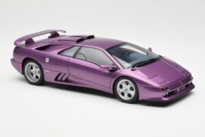 Lamborghini Diablo SE30 Jota Metallic Violetti AUTOart 1:18 79142 Komposiitti — kuva 6 / 8