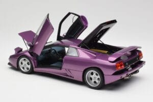 Lamborghini Diablo SE30 Anniversary Edition Metallic Violetti AUTOart 1:18 79158 Metalli — kuva 5 / 8