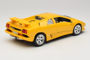 Lamborghini Diablo Keltainen Bburago 1:18 3041-M2 Metalli — kuva 3 / 8