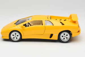 Lamborghini Diablo Keltainen Bburago 1:18 3041-M2 Metalli — kuva 4 / 8