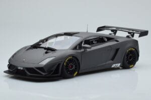 Lamborghini Gallardo GT3 FL2 Tummanharmaa AUTOart 1:18 81360 Metalli