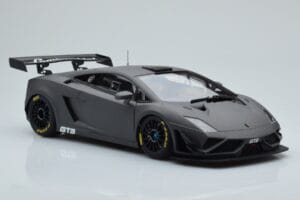 Lamborghini Gallardo GT3 FL2 Tummanharmaa AUTOart 1:18 81360 Metalli — kuva 6 / 8