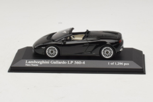Lamborghini Gallardo LP560-4 Spyder Musta Minichamps 1:43 400103830 Metalli
