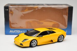 Lamborghini Murcielago LP640 Giallo Orion AUTOart 1:18 74511 Metalli — kuva 8 / 8