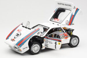 Lancia 037 Martini #1 W. Rohrl / C. Geistdorfer Winner Rally Monte Carlo 1983 Yöversio Kyosho 1:18 08306A Metalli — kuva 2 / 8