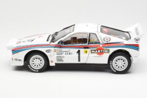 Lancia 037 Martini #1 W. Rohrl / C. Geistdorfer Winner Rally Monte Carlo 1983 Yöversio Kyosho 1:18 08306A Metalli — kuva 4 / 8