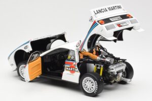 Lancia 037 Martini #1 W. Rohrl / C. Geistdorfer Winner Rally Monte Carlo 1983 Yöversio Kyosho 1:18 08306A Metalli — kuva 5 / 8