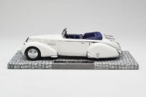 Lancia Astura Tipo 233 Corto Valkoinen Minichamps 1:18 107125330 Hartsi — kuva 3 / 6