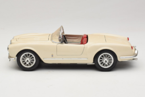 Lancia Aurelia B24 Spider Beige Bburago 1:18 3010-M2 Metalli — kuva 4 / 8