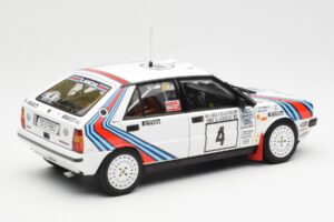 Lancia Delta HF 4WD #4 M. Alen / I. Kivimaki Martini Rally 1000 Lakes 1987 Kyosho 1:18 08960B Metalli — kuva 3 / 8