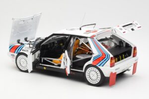 Lancia Delta HF 4WD #6 M. Biasion / T. Siviero Martini Rally Monte Carlo 1987 Kyosho 1:18 08960A Metalli — kuva 5 / 8