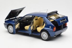 Lancia Delta HF Integrale Evo II Sininen Kyosho 1:18 08341BL Metalli — kuva 5 / 8