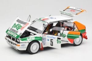 Lancia Delta HF Integrale Evo II Totip #5 A. Aghini / S. Farnocchia Rally Monte Carlo 1993 Kyosho 1:18 08348F Metalli — kuva 2 / 8