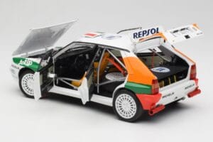 Lancia Delta HF Integrale Evo II Totip #5 A. Aghini / S. Farnocchia Rally Monte Carlo 1993 Kyosho 1:18 08348F Metalli — kuva 5 / 8