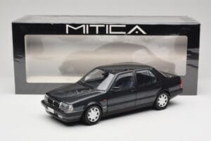 Lancia Thema Turbo 16V LX Serie II Musta Mitica 1:18 202010-D Metalli — kuva 8 / 8