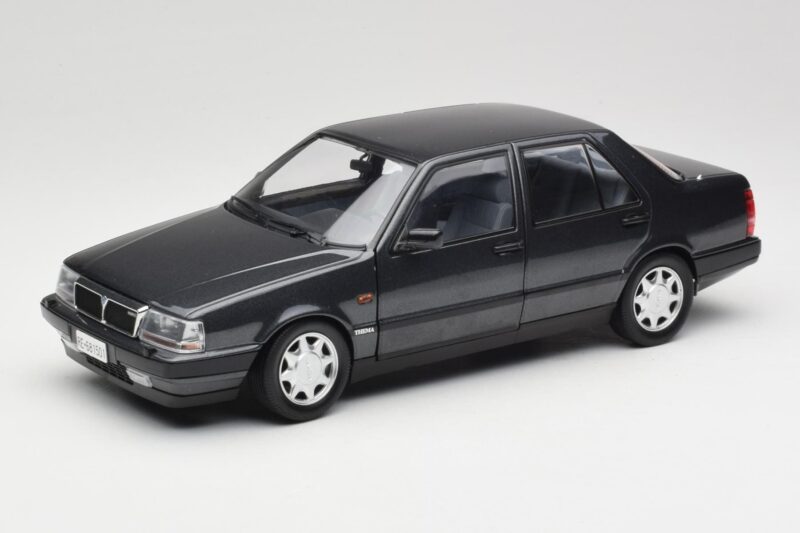 Lancia Thema Turbo 16V LX Serie II Musta Mitica 1:18 202010-D Metalli