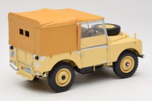 Land Rover 88 Series I RAF Beige Minichamps 1:18 150168911 Metalli — kuva 3 / 8