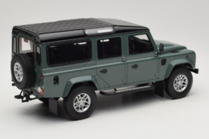 Land Rover Defender Station Wagon Keswick Green GT Spirit 1:18 GT527 Hartsi — kuva 2 / 6