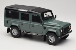 Land Rover Defender Station Wagon Keswick Green GT Spirit 1:18 GT527 Hartsi — kuva 4 / 6