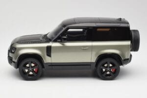 Land Rover Defender 90 HSE P400 L663 Pangea Green Metallic GT Spirit 1:18 GT517 Hartsi — kuva 3 / 6