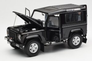 Land Rover Defender 90 Santorini Musta Metallinen Kyosho 1:18 08901BK Metalli — kuva 2 / 8