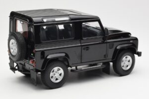 Land Rover Defender 90 Santorini Musta Metallinen Kyosho 1:18 08901BK Metalli — kuva 3 / 8