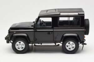 Land Rover Defender 90 Santorini Musta Metallinen Kyosho 1:18 08901BK Metalli — kuva 4 / 8