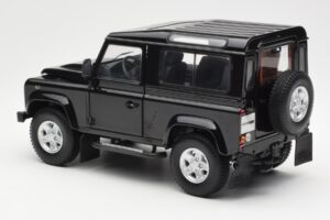 Land Rover Defender 90 Santorini Musta Metallinen Kyosho 1:18 08901BK Metalli — kuva 7 / 8