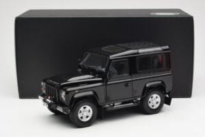 Land Rover Defender 90 Santorini Musta Metallinen Kyosho 1:18 08901BK Metalli — kuva 8 / 8