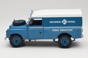 Land Rover Series III 109 Soft Top Motorway Patrol Sininen Eagles Race 1:18 4403 Metalli — kuva 4 / 8