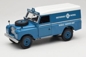 Land Rover Series III 109 Soft Top Motorway Patrol Sininen Eagles Race 1:18 4403 Metalli