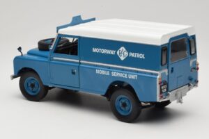 Land Rover Series III 109 Soft Top Motorway Patrol Sininen Eagles Race 1:18 4403 Metalli — kuva 7 / 8