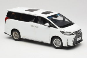 Lexus LM300h White Pearl Kyosho 1:18 08963WP Metalli — kuva 6 / 8