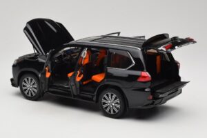 Lexus LX570 J200 Musta LCD 1:18 LCD18010-BL Metalli — kuva 5 / 8