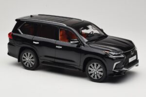 Lexus LX570 J200 Musta LCD 1:18 LCD18010-BL Metalli — kuva 6 / 8