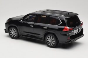 Lexus LX570 J200 Musta LCD 1:18 LCD18010-BL Metalli — kuva 7 / 8