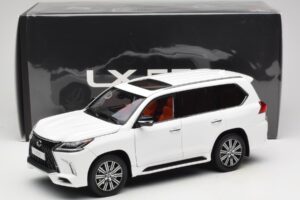 Lexus LX570 J200 Valkoinen LCD 1:18 LCD18010-WH Metalli — kuva 8 / 8