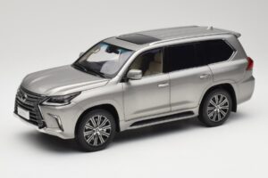 Lexus LX570 Sonic Titaani Kyosho 1:18 08955T Metalli