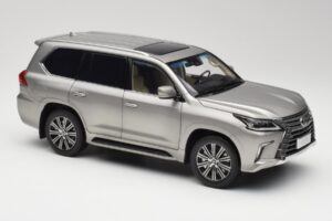 Lexus LX570 Sonic Titaani Kyosho 1:18 08955T Metalli — kuva 6 / 8