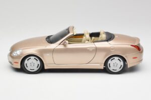 Lexus SC430 Beige Maisto 1:18 31629 Metalli — kuva 4 / 8