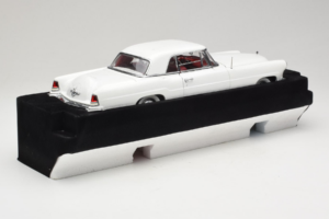 Lincoln Continental Mark II Valkoinen Road Signature 1:18 20078-P1 Metalli — kuva 2 / 6