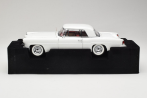 Lincoln Continental Mark II Valkoinen Road Signature 1:18 20078-P1 Metalli — kuva 3 / 6
