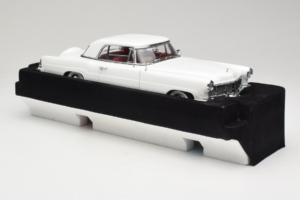 Lincoln Continental Mark II Valkoinen Road Signature 1:18 20078-P1 Metalli — kuva 4 / 6