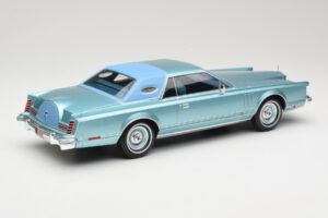 Lincoln Continental Mark V Blue Metallic MCG 1:18 MCG18369 Metalli — kuva 2 / 6