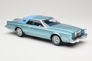 Lincoln Continental Mark V Blue Metallic MCG 1:18 MCG18369 Metalli — kuva 4 / 6