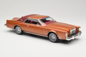 Lincoln Continental Mark V Crystal Apricot Metallic MCG 1:18 MCG18370 Metalli — kuva 4 / 6